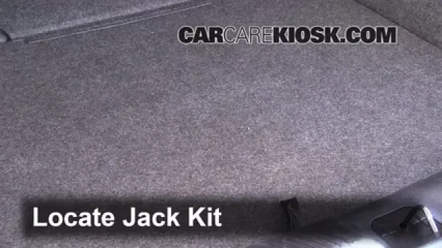 2013 Dodge Dart SXT 2.0L 4 Cyl. Monter sur cric Utiliser le cric pour lever la voiture